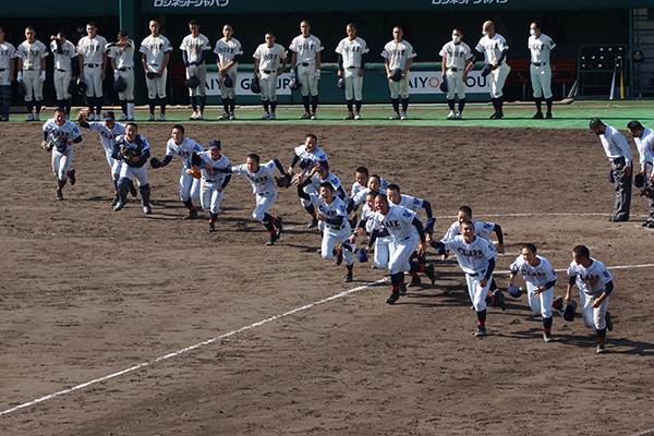 秋季全道大会、初優勝の栄冠~神宮へ