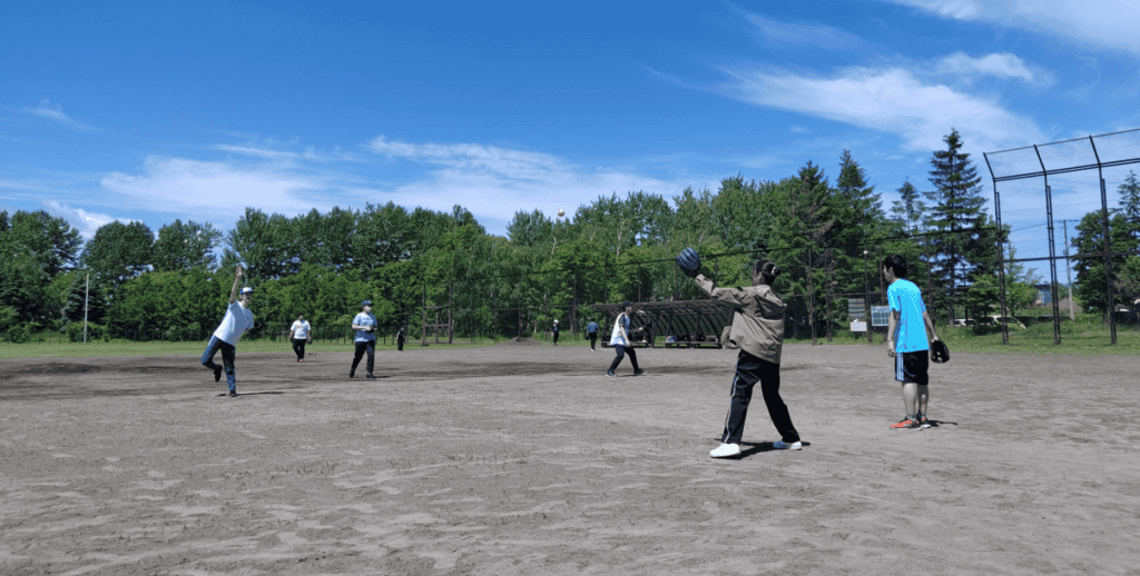 川下公園　レク野球の様子